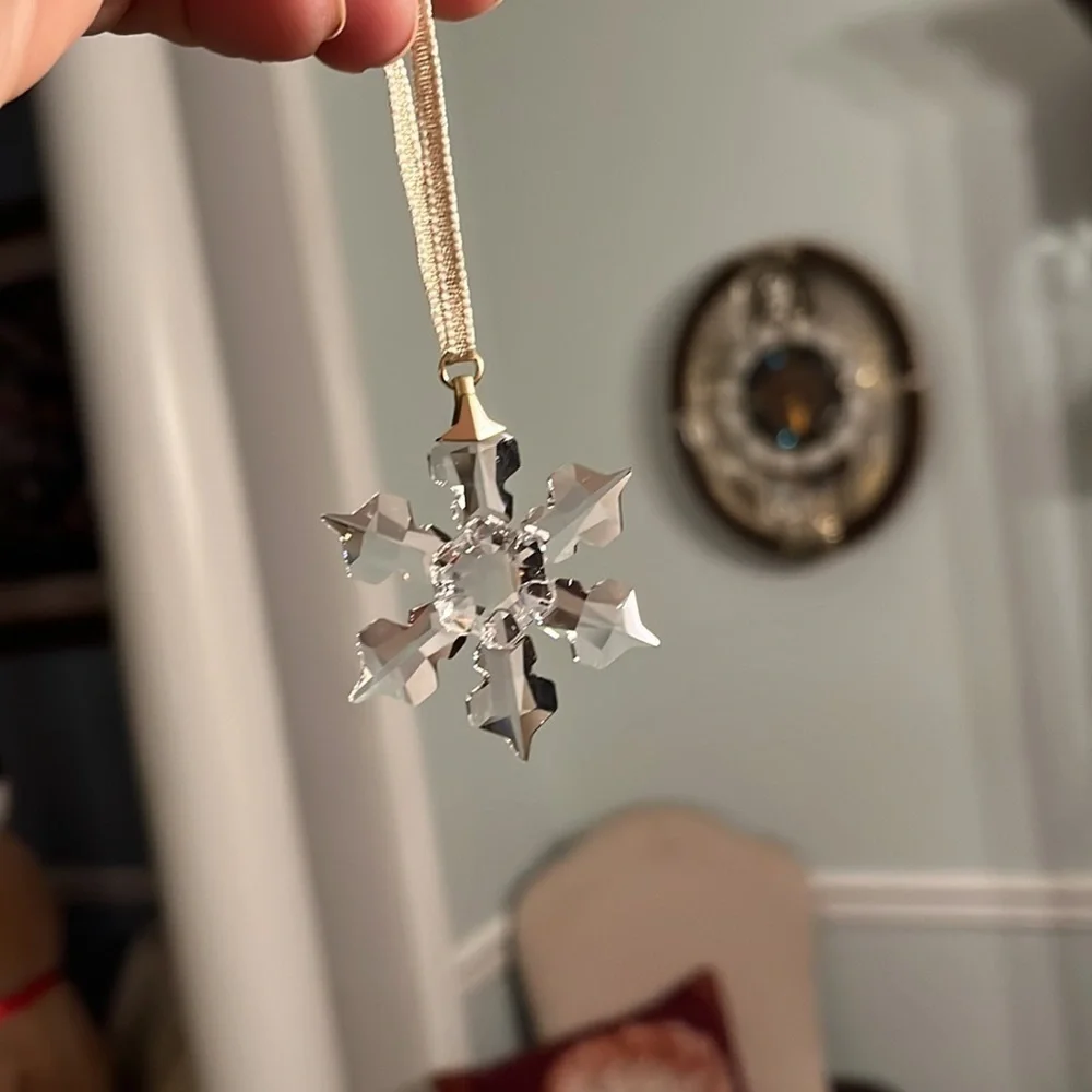 Brand New Swarovski White Crystal Little Snowflake Ornament Christmas Decoration